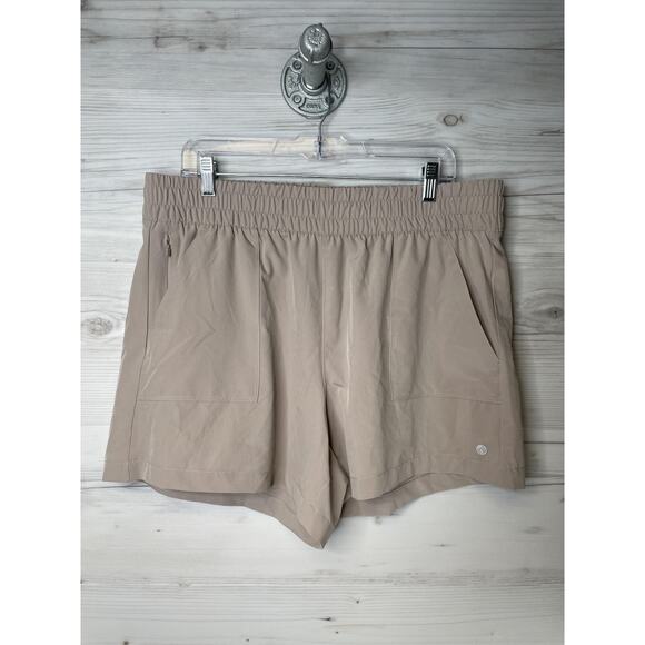 Apana Shorts Womens XL Beige Tan Lightweight Stretch Athletic Pockets - Picture 1 of 10
